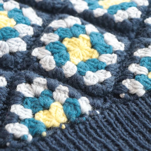 Вязаный комплект "Amotto Granny Square Kids Sweater Kit Navy "Савада Савада