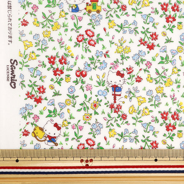 Fabric "Liberty Fabric Lamined Cut Cross aproximadamente 33 x 50 cm Hello Kitty 50th Anniversary Playground CRDC33498J24A" Liberty Japan