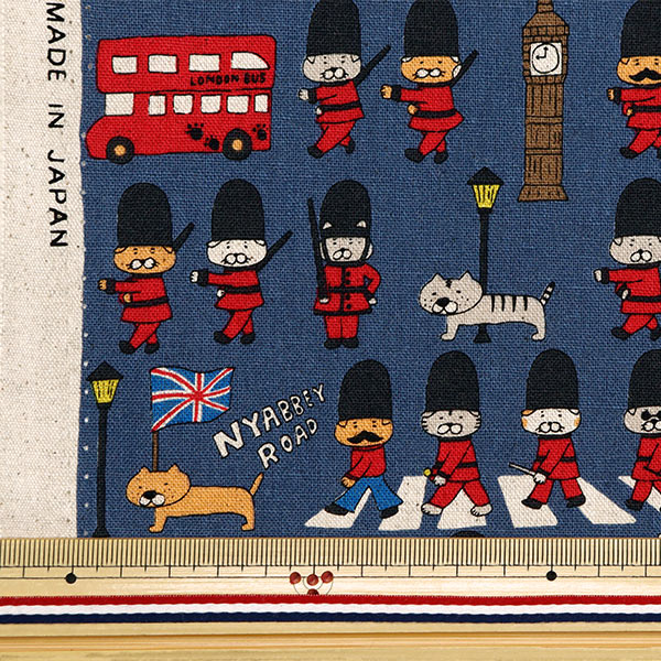 [Dalla quantità 5] tessuto "Cotton Hee Canvas Cat in London Navy KTS7026-D" Cotton Kobayashi Cotton Kobayashi Kobayashi.