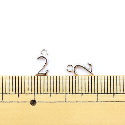 手芸金具 『数字パーツ 2 シルバー 2個入り 271/0205』