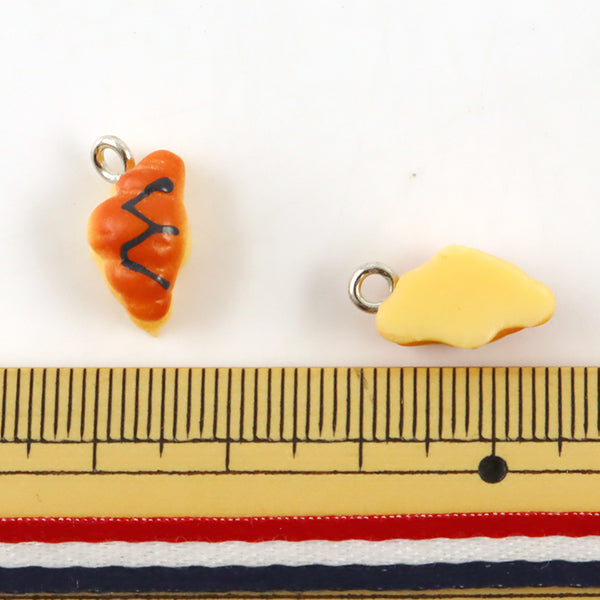 チャーム 『ミニチュアパンチャーム ロールパン 2個入 10-3061』