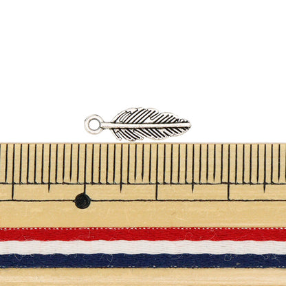 مادة الملحقات "سحر ريشة 1 فضي 6 قطع M12393"