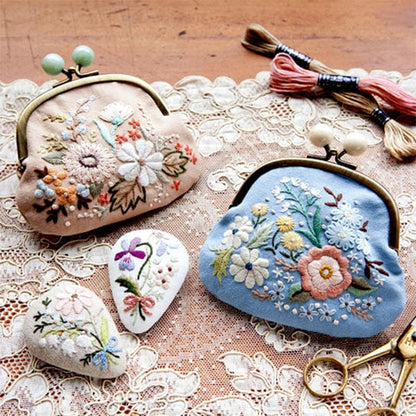 PIECE embroidery kit "RAIRAI's nostalgic flower embroidery kit Gamaguchi Shadow Blue Garden]