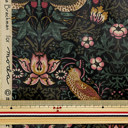 La pâte "William Morris Laminate Cut Cross Environ 105 cm x 50 cm de fraise Seaf C-R8176-11"